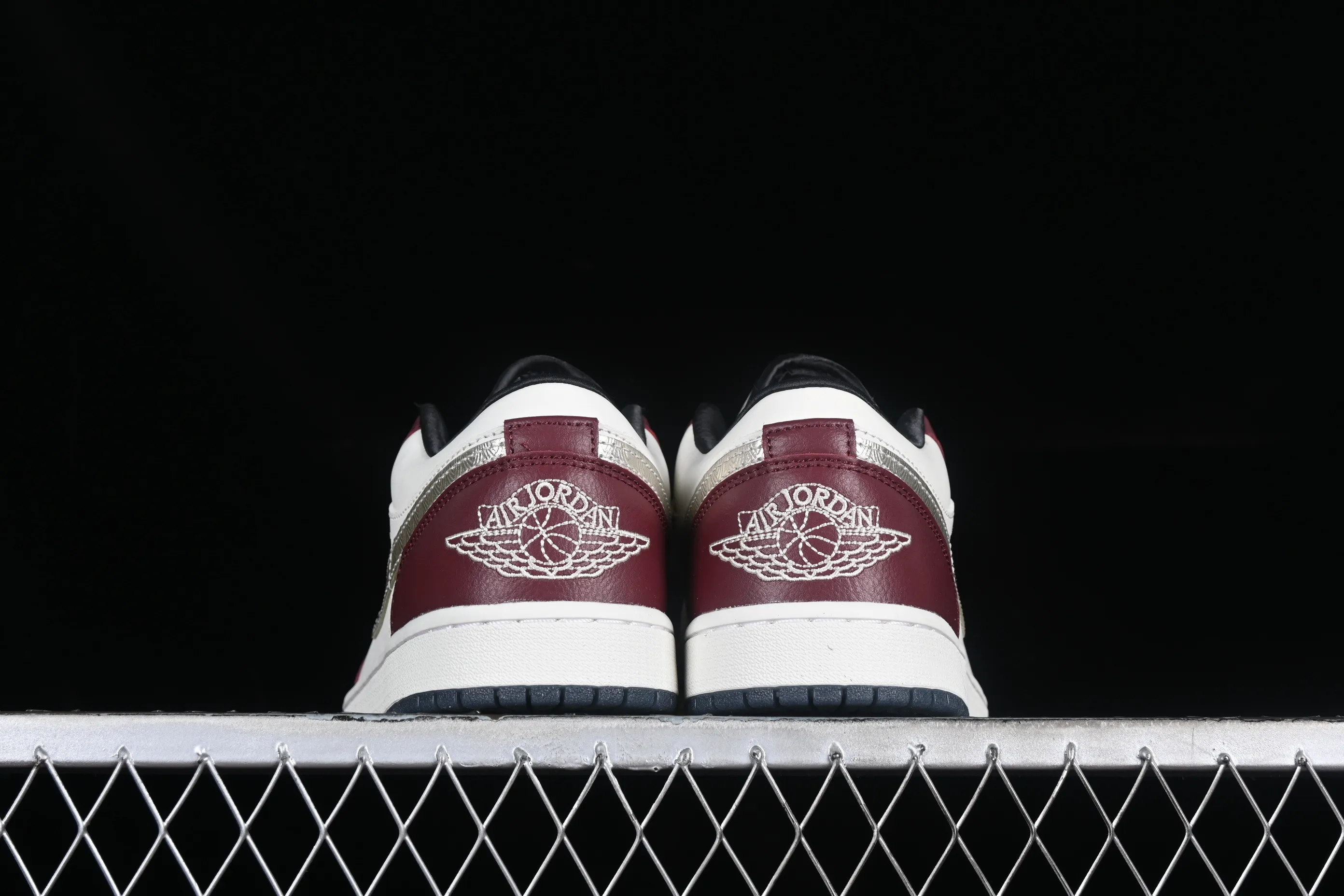 All categories Air Jordan Jordan series basketball shoes Air Jordan 1 Low G version pure original Jordan 1 Low "Year of the Dragon" AJ1 Joe 1 Year of the Dragon limited cultural and leisure sneakers FJ5735-100